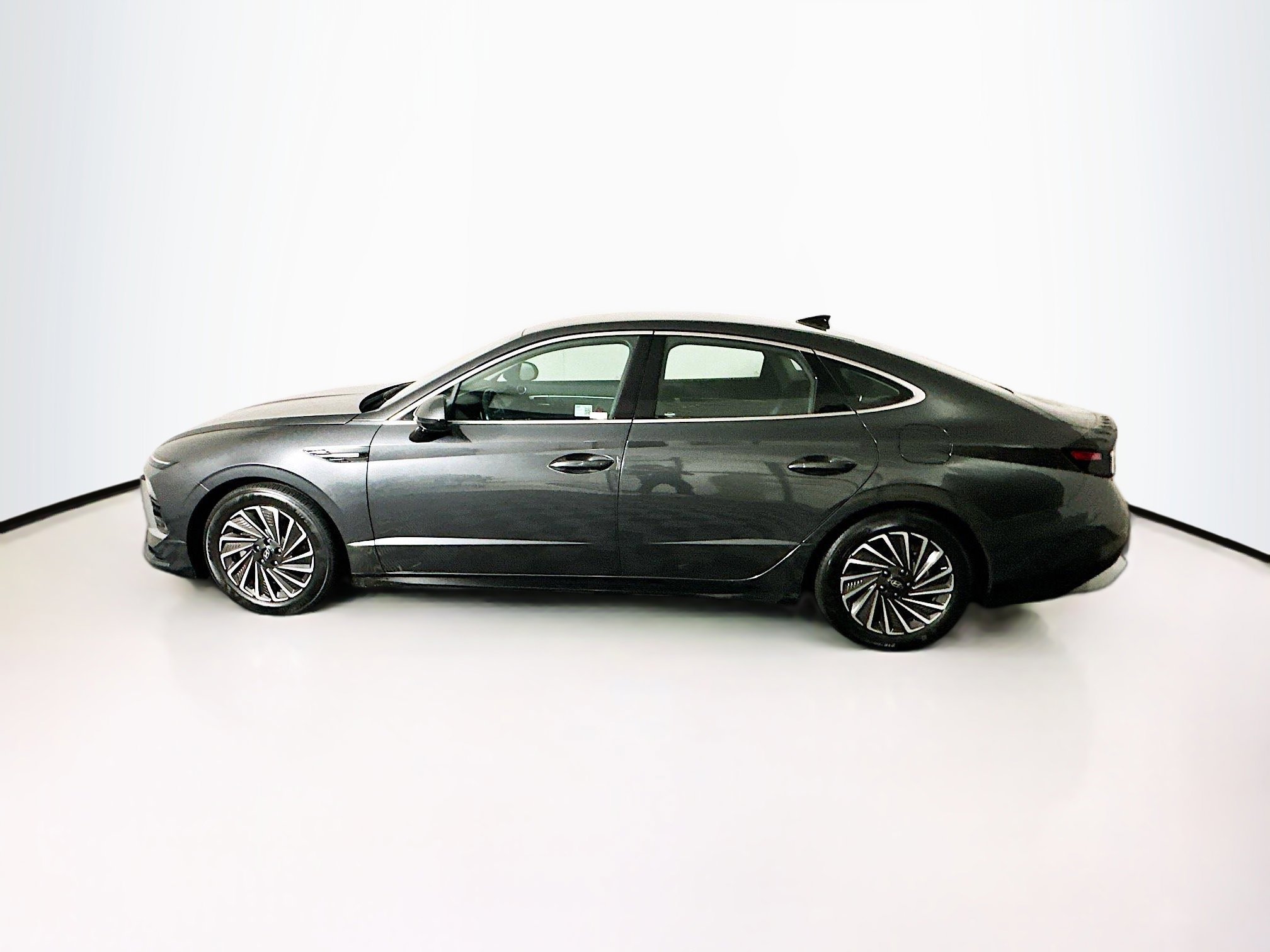 Used 2025 Hyundai Sonata SEL image 4