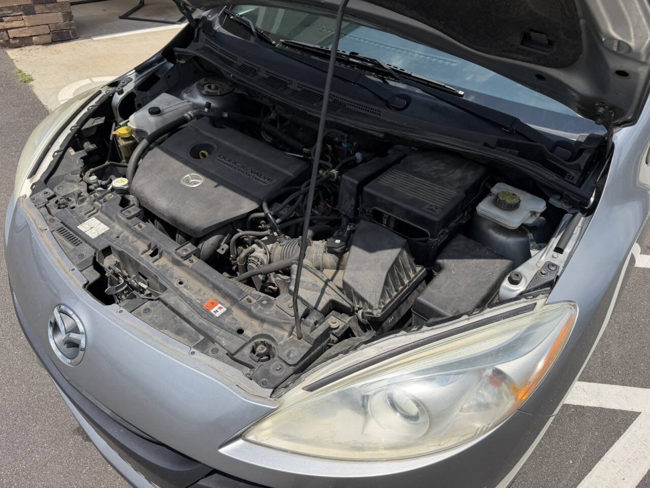 Used 2012 MAZDA MAZDA5 Touring w/ Moonroof & Audio Pkg FWD image 36