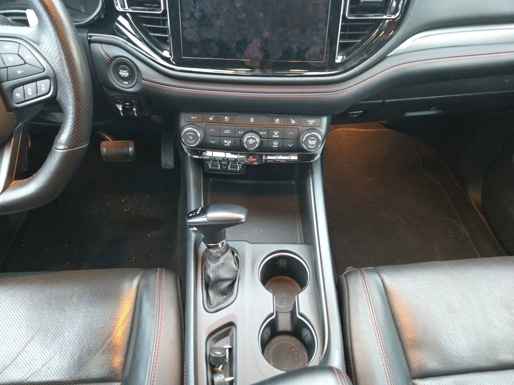 Used 2024 Dodge Durango GT image 12