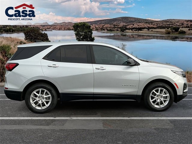Used 2022 Chevrolet Equinox LS w/ LS Convenience Package image 4