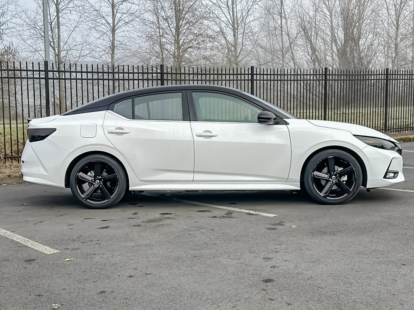 Used 2023 Nissan Sentra SR w/ Midnight Edition Package image 2