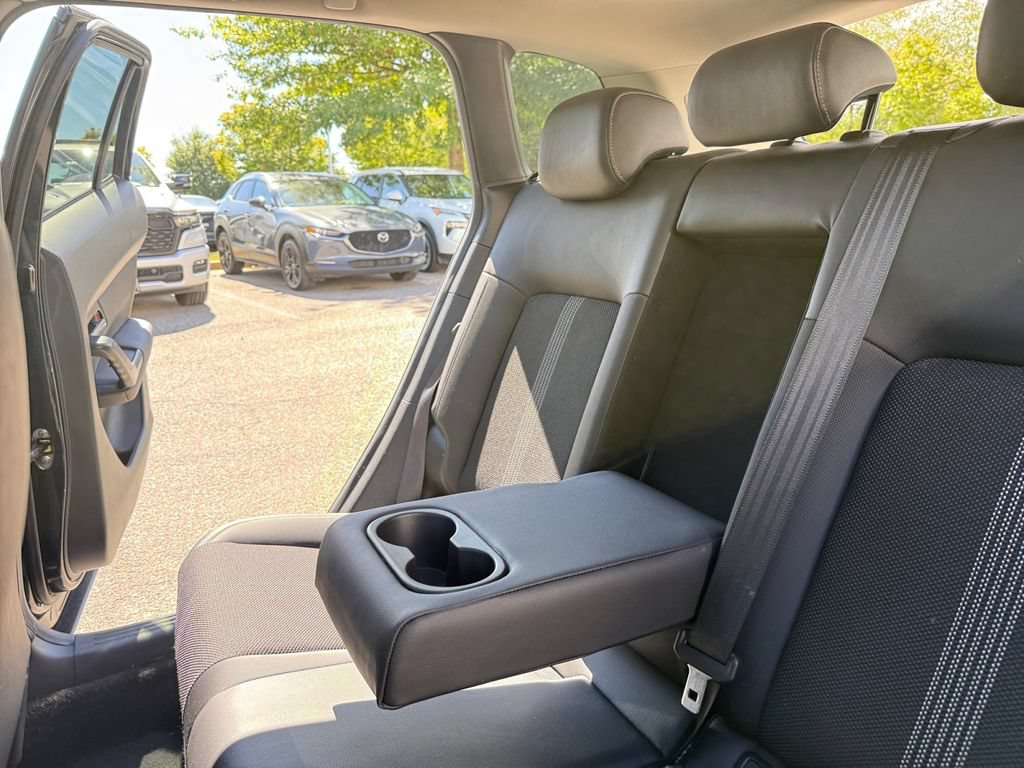 Used 2025 Toyota RAV4 XLE AWD/4WD image 27