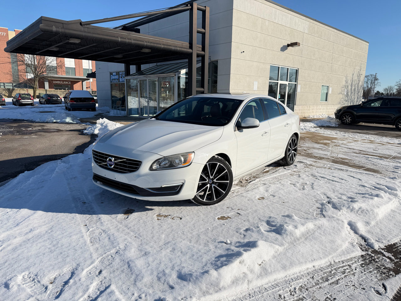 Used 2016 Volvo S60 T5 Premier image 1