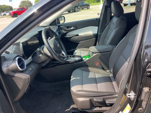 Used 2025 Chevrolet Trax LT w/ LT Convenience Package FWD image 15