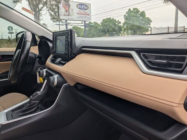 Used 2019 Toyota RAV4 LE FWD image 34