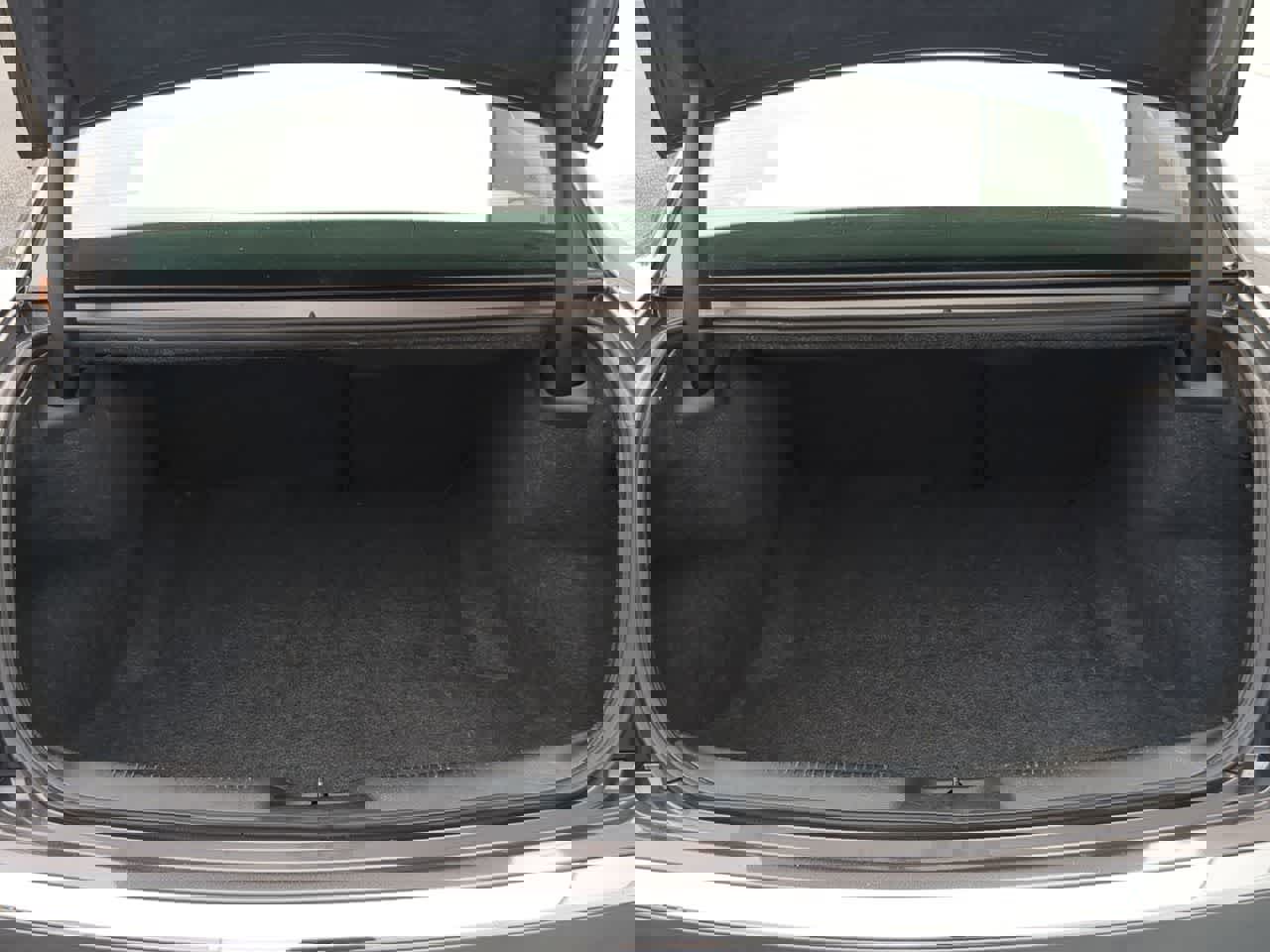 Used 2023 Chrysler 300 Touring w/ Safetytec Plus Group RWD image 32