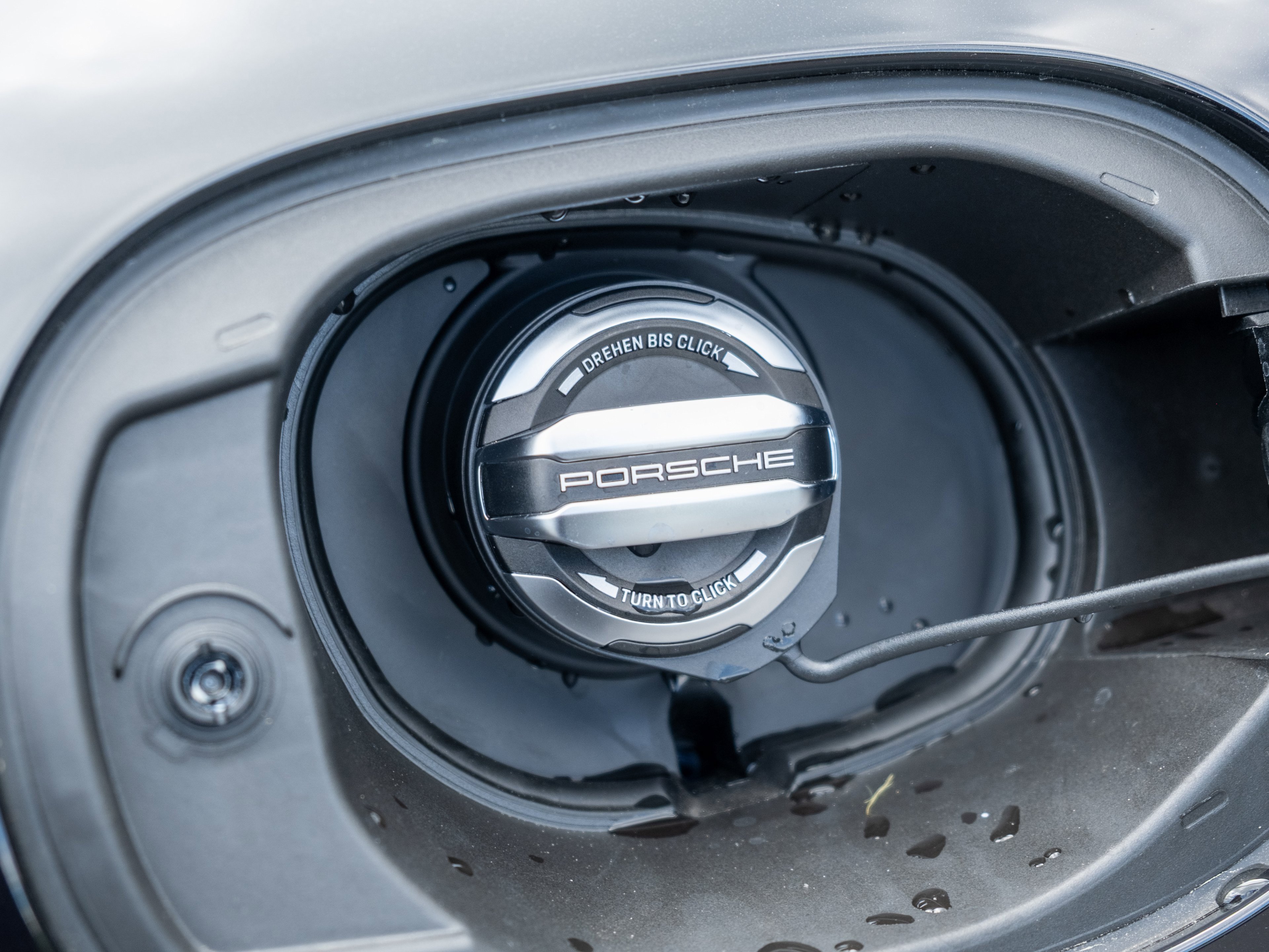 Certified 2025 Porsche Macan image 37