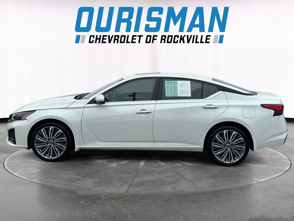 Used 2023 Nissan Altima 2.5 SL image 3