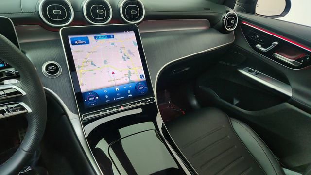 Used 2025 Mercedes-Benz GLC 350e 4MATIC image 44