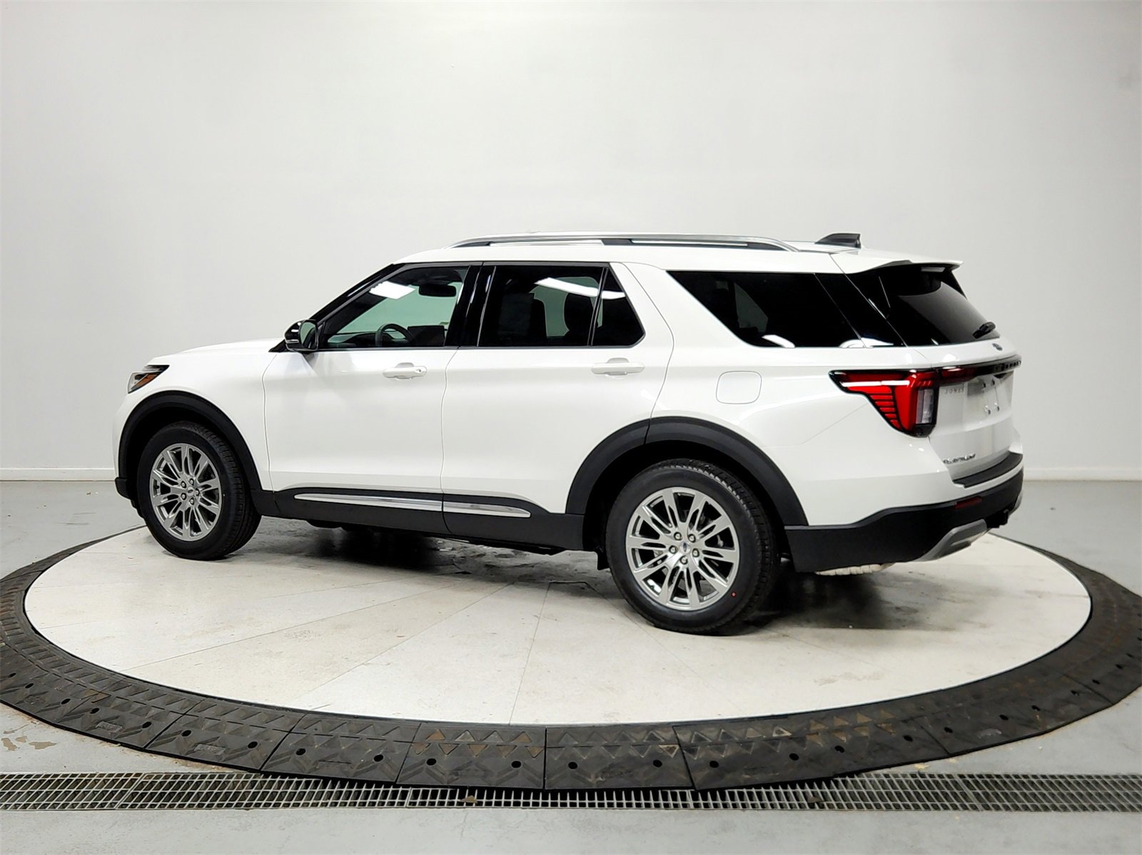 New 2026 Ford Explorer Platinum image 5
