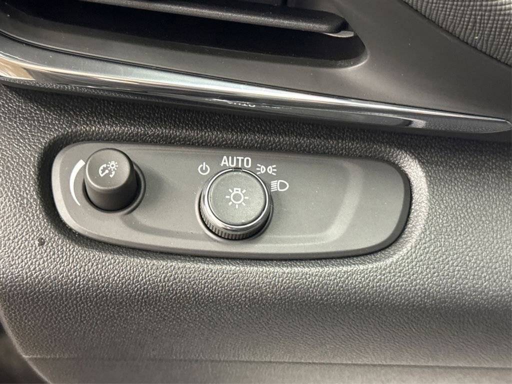 Used 2025 Buick Envista Preferred w/ Convenience I Package image 25