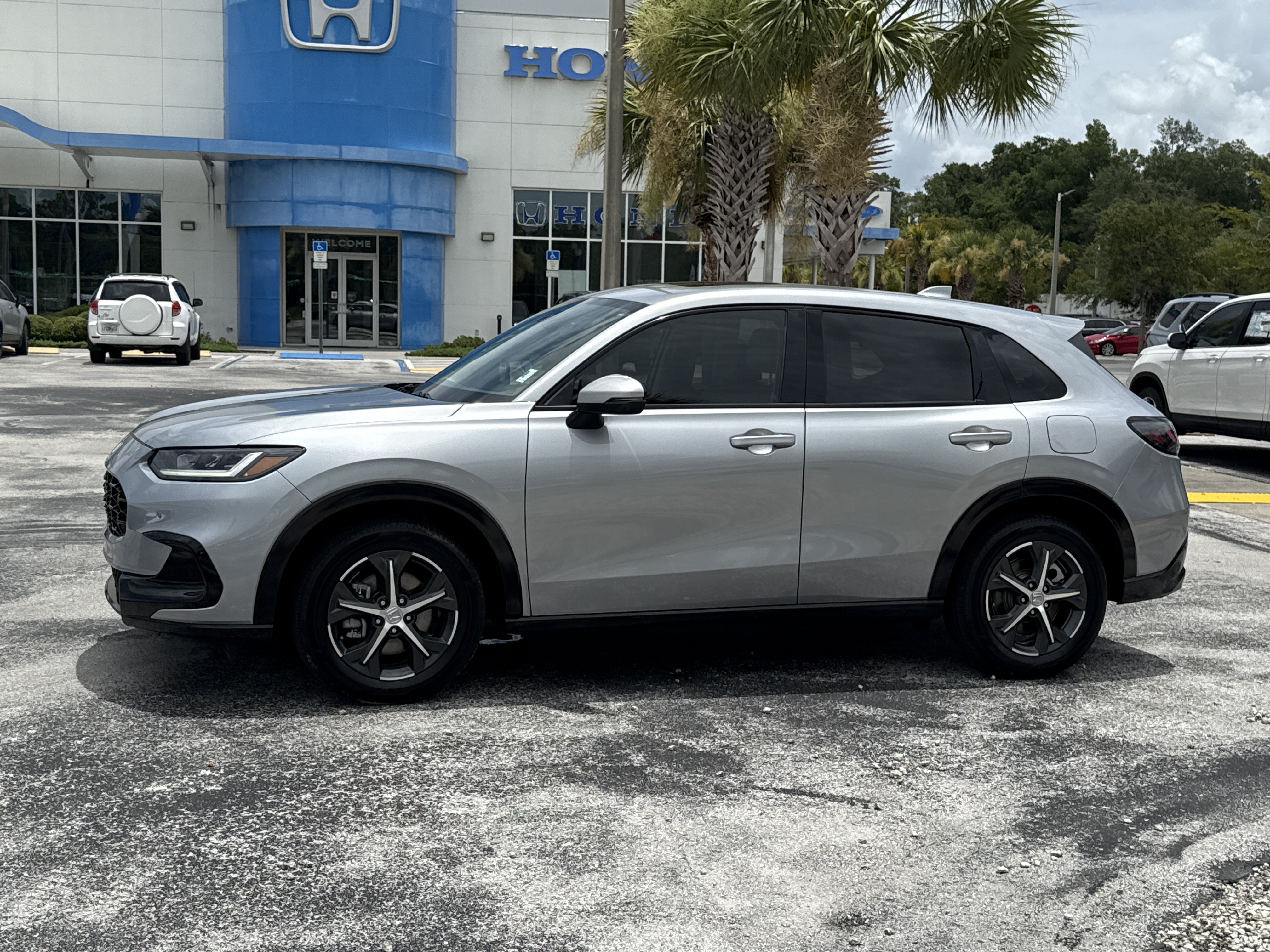 Certified 2025 Honda HR-V EX-L image 11