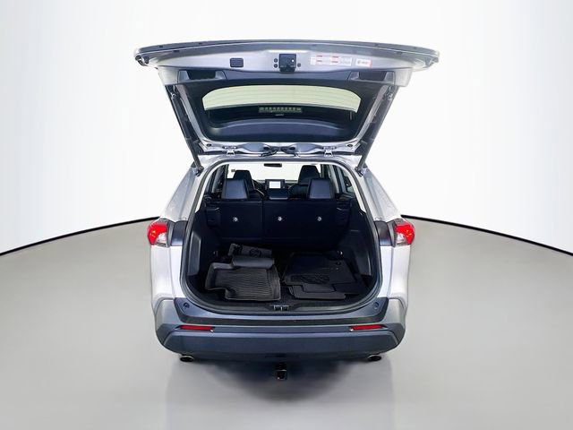 Used 2020 Toyota RAV4 XLE Premium FWD image 29