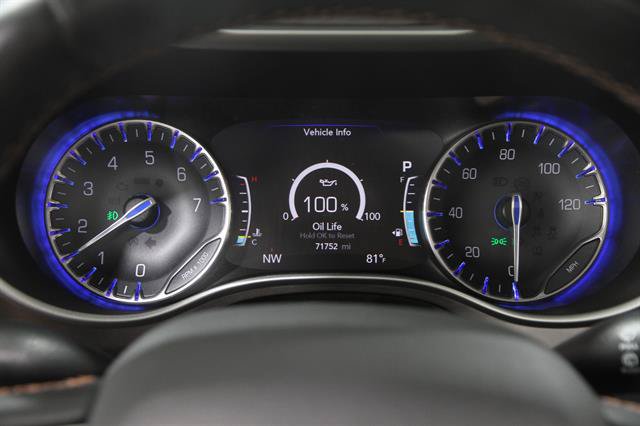 Used 2020 Chrysler Pacifica Touring-L Plus FWD image 8