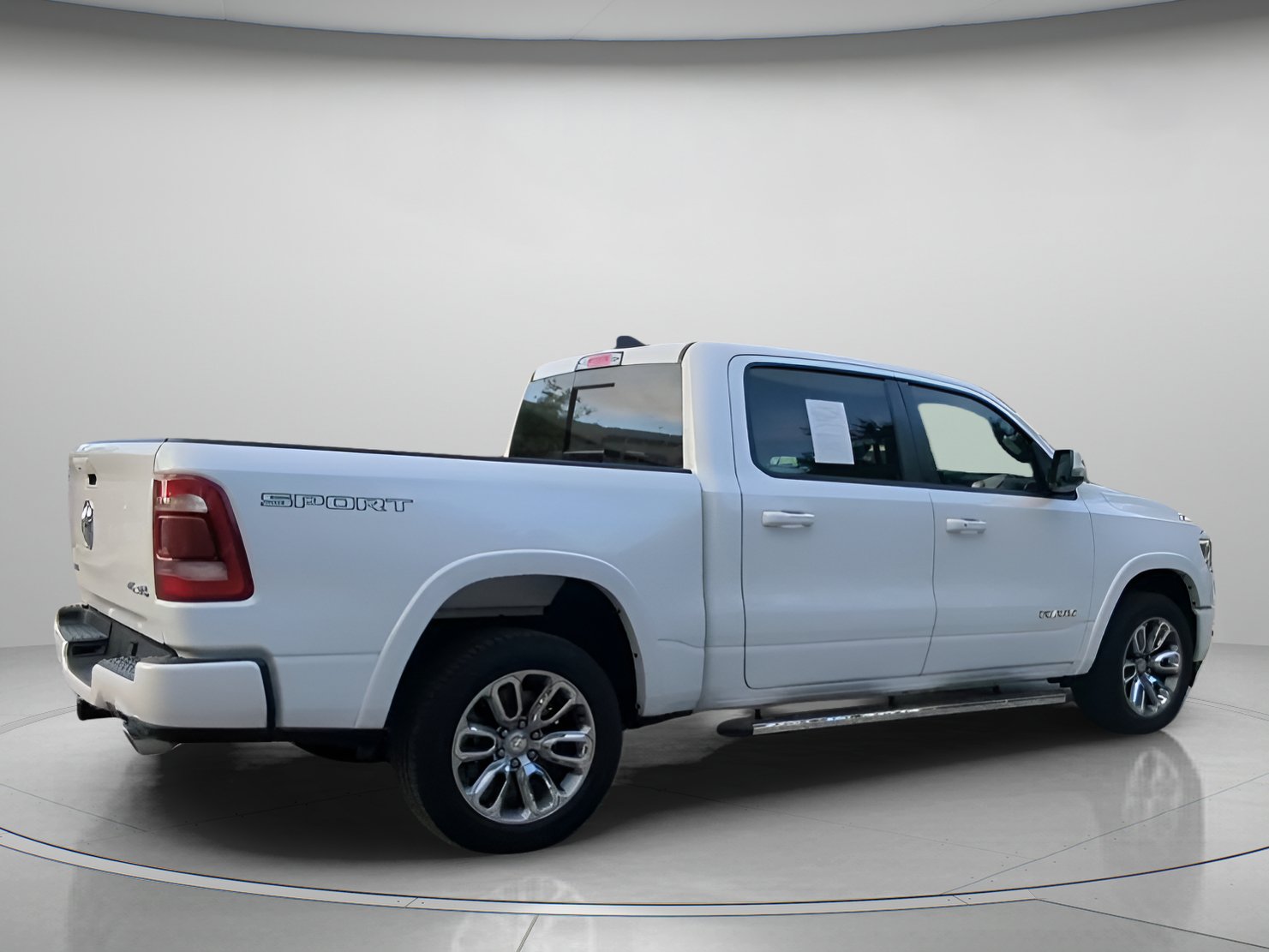 Used 2022 RAM 1500 Laramie w/ Sport Appearance Package AWD/4WD image 29