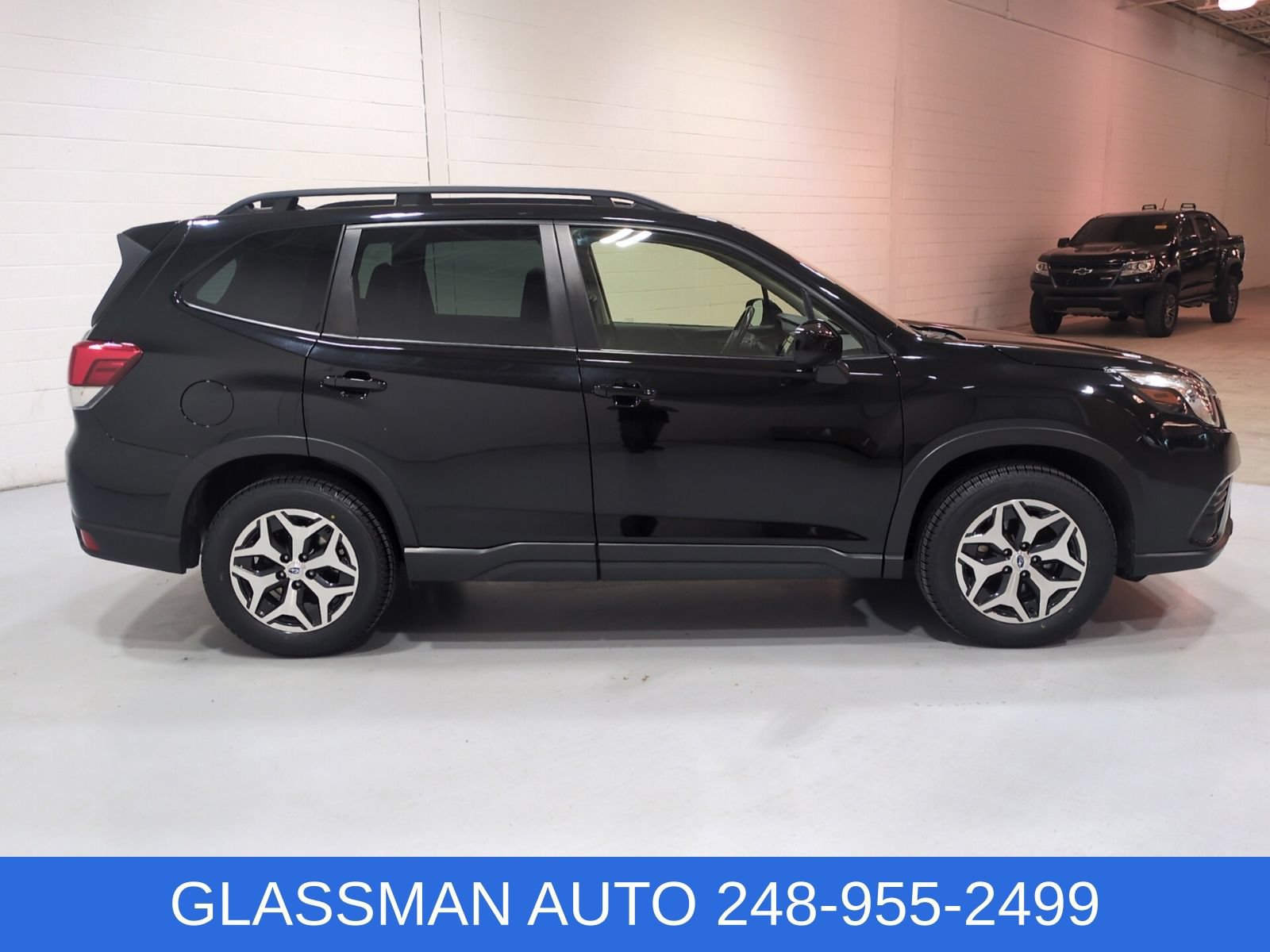 Certified 2023 Subaru Forester Premium AWD/4WD image 2