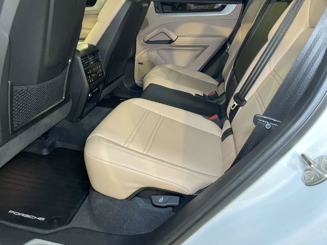 Certified 2026 Porsche Cayenne Coupe AWD/4WD image 19