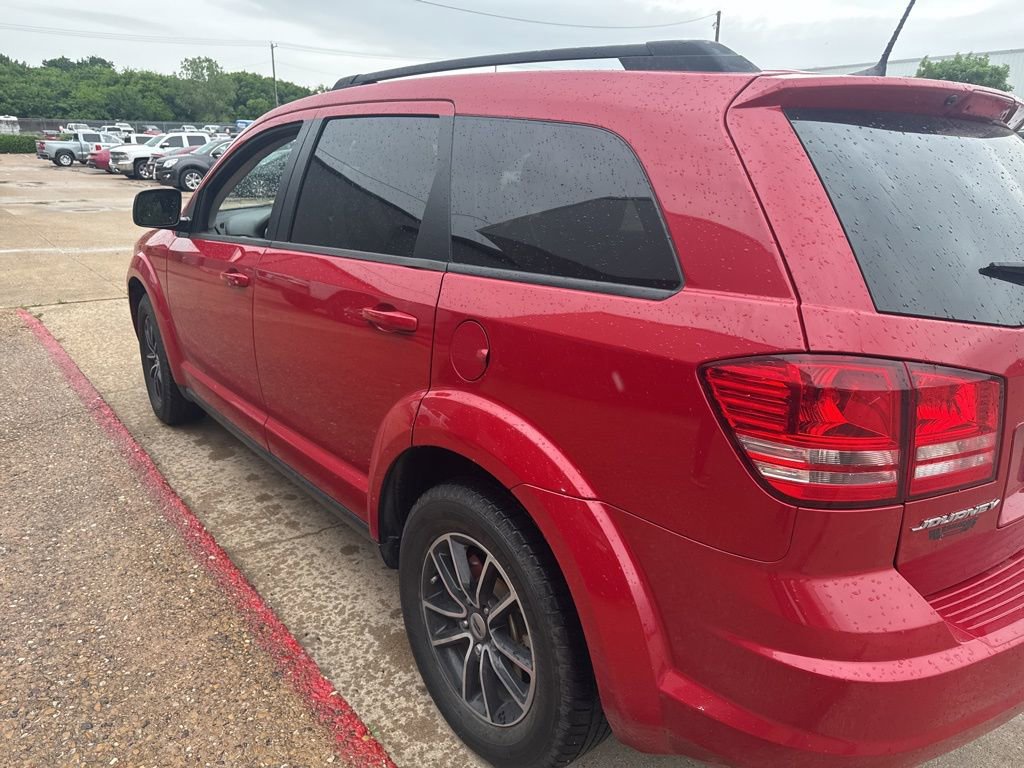 Used 2018 Dodge Journey SE w/ Connectivity Group FWD image 3