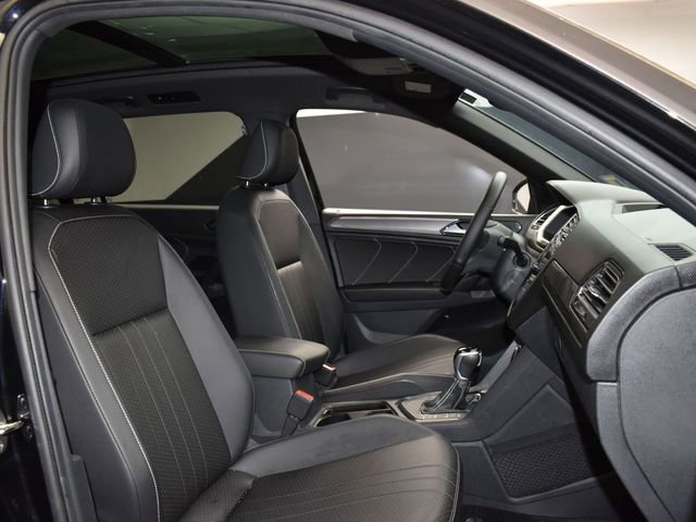 Used 2023 Volkswagen Tiguan SE R-Line image 14