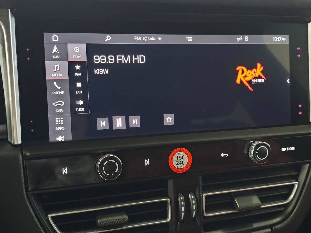 Certified 2024 Porsche Macan image 16