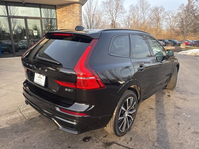 Used 2024 Volvo XC60 B5 Plus image 3