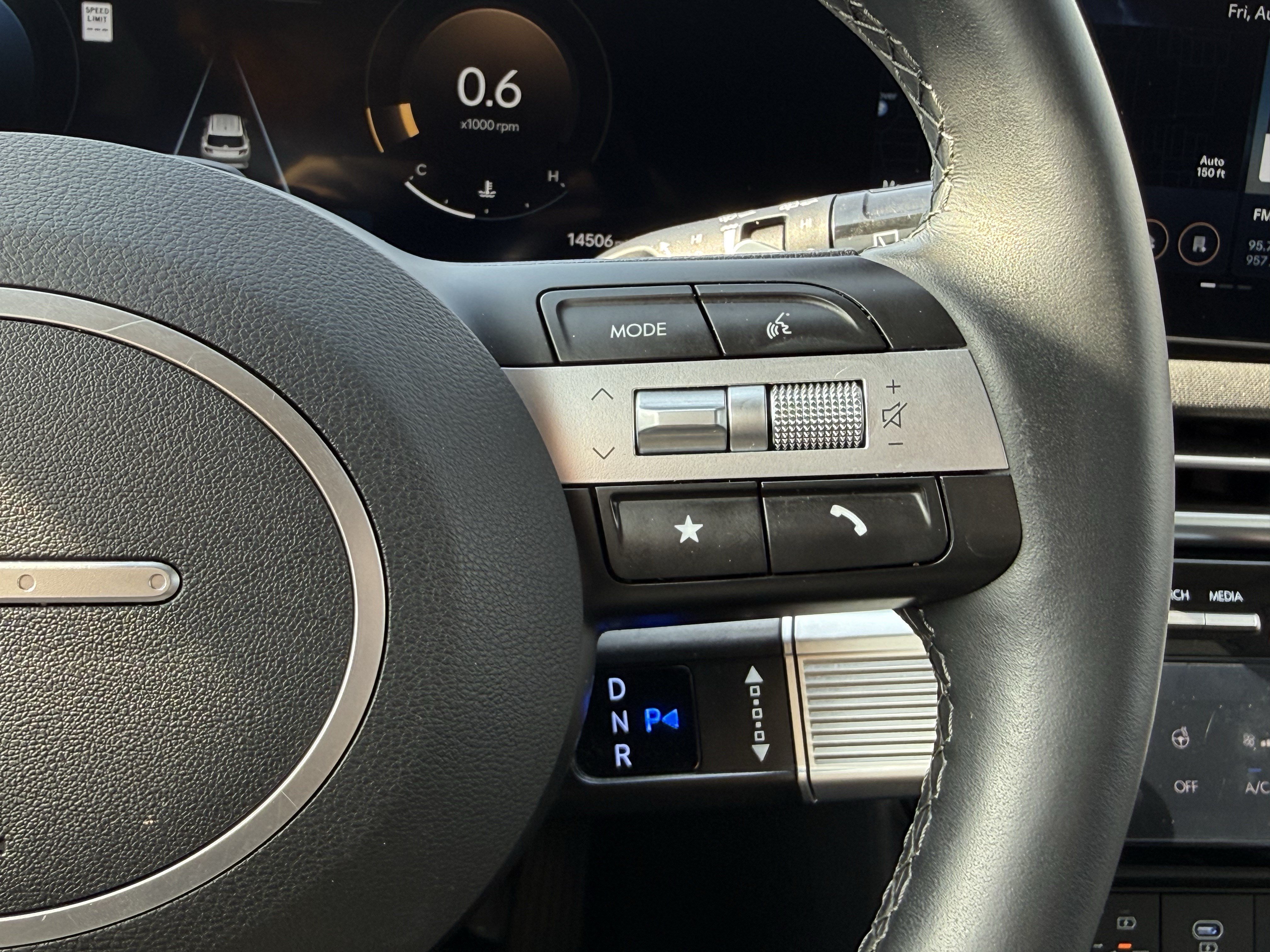 Used 2025 Hyundai Tucson Limited FWD image 6