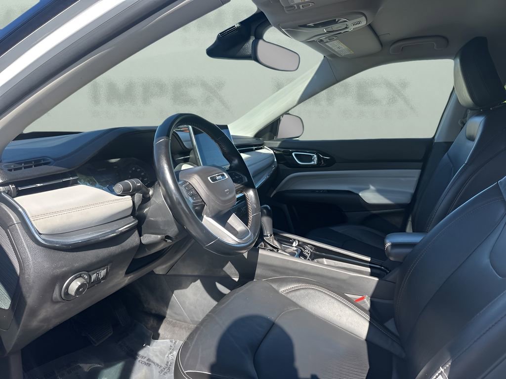 Used 2022 Jeep Compass Limited image 9