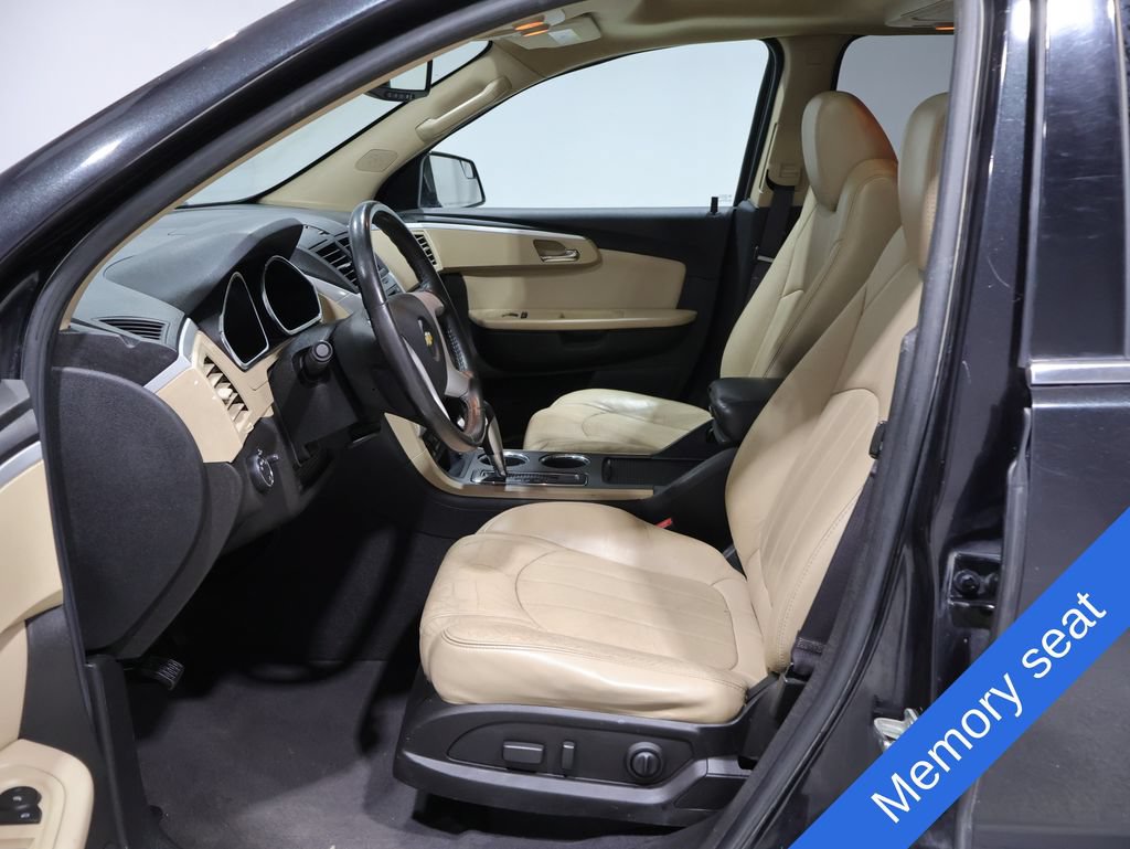 Used 2011 Chevrolet Traverse LTZ AWD/4WD image 2