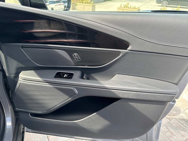 New 2025 Lincoln Nautilus Premier w/ Jet Appearance Package image 17