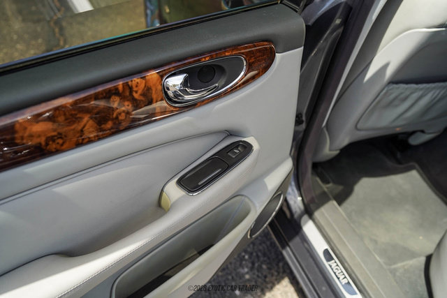 Used 2006 Jaguar XJ8 RWD image 41