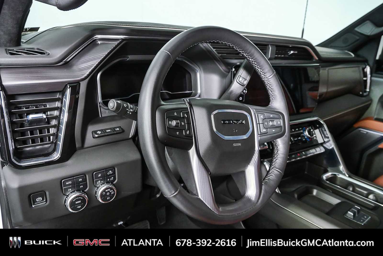 Used 2025 GMC Sierra 2500 Denali Ultimate AWD/4WD image 4