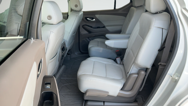Used 2020 Chevrolet Traverse Premier FWD image 21