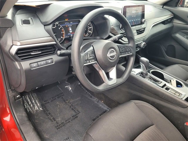 Used 2024 Nissan Altima 2.5 SV image 12