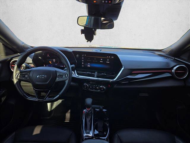 Used 2025 Chevrolet Trax RS w/ Driver Confidence Package FWD image 16