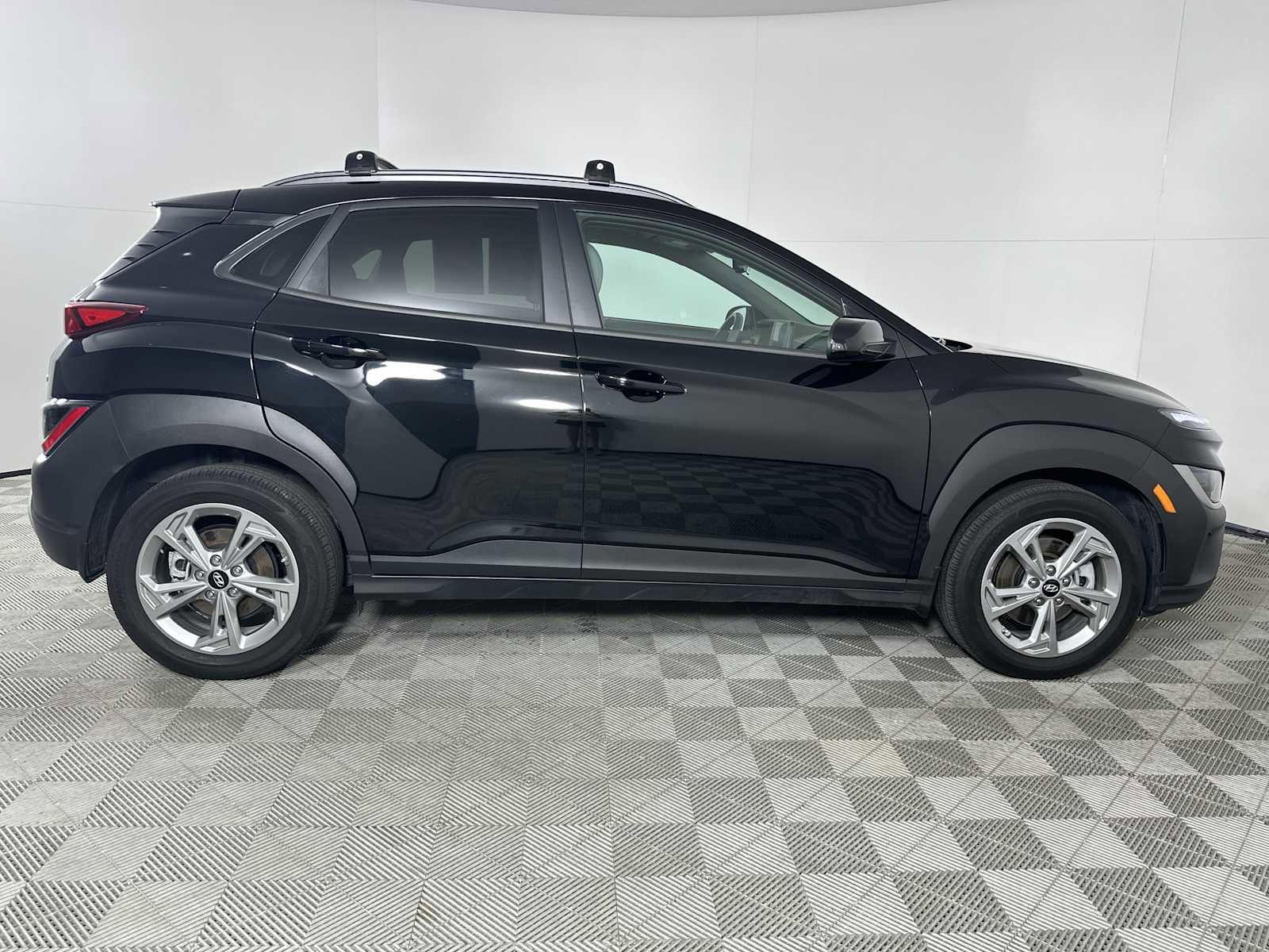 Certified 2023 Hyundai Kona SEL AWD/4WD image 8