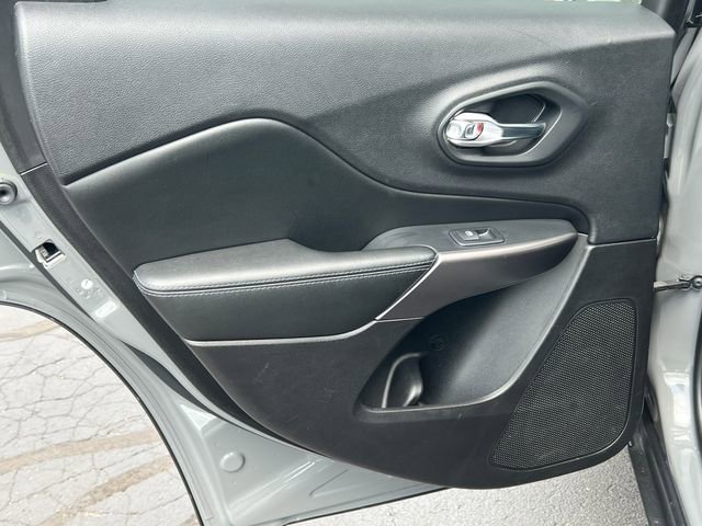 Used 2019 Jeep Cherokee Latitude Plus AWD/4WD image 34