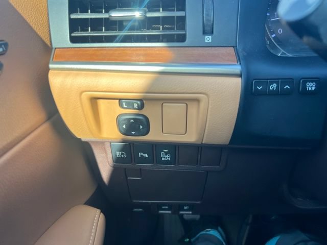 Used 2016 Lexus ES 350 w/ Luxury Package w/Wood Trim FWD image 11
