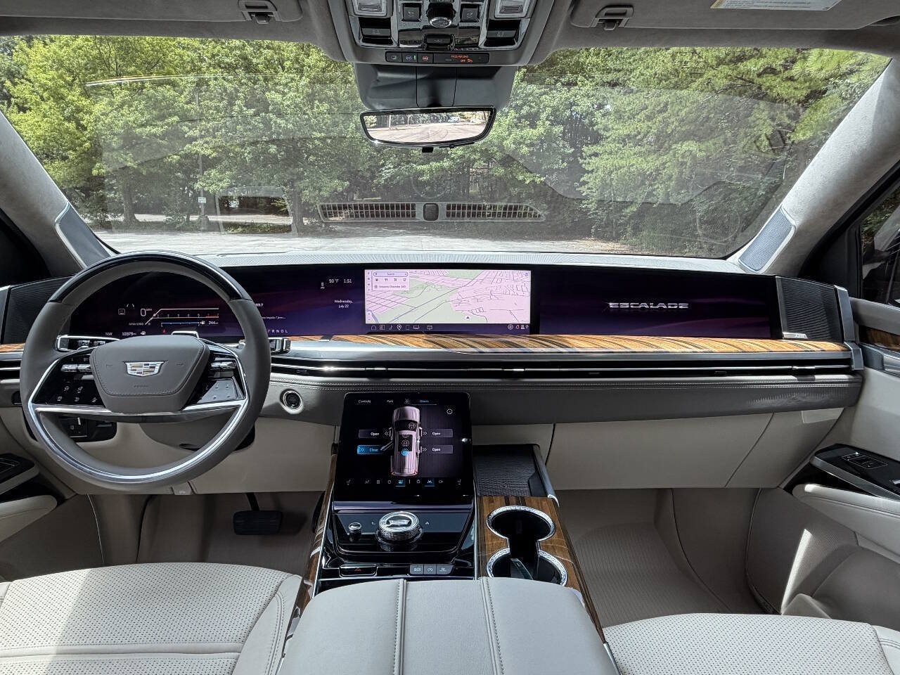 Used 2026 Cadillac Escalade Platinum Sport w/ LPO, ONYX Package AWD/4WD image 9