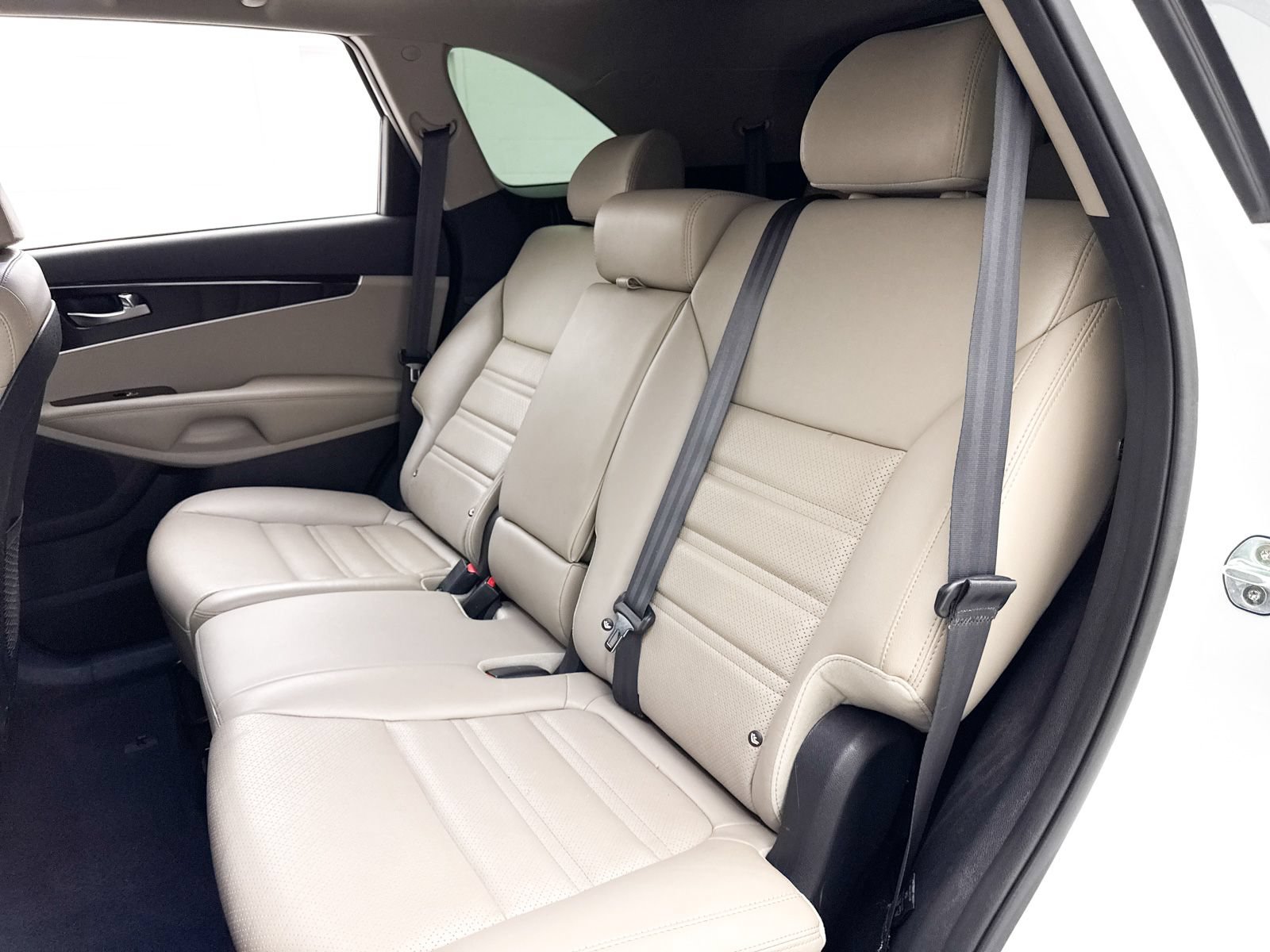 Used 2020 Kia Sorento EX FWD image 25