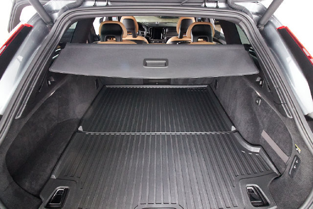 Used 2017 Volvo V90 T6 Cross Country AWD/4WD image 31