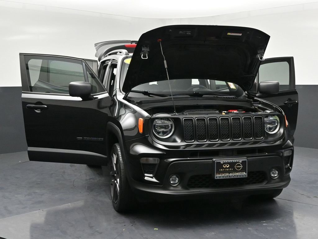 Used 2021 Jeep Renegade Latitude w/ Luxury Group II image 33