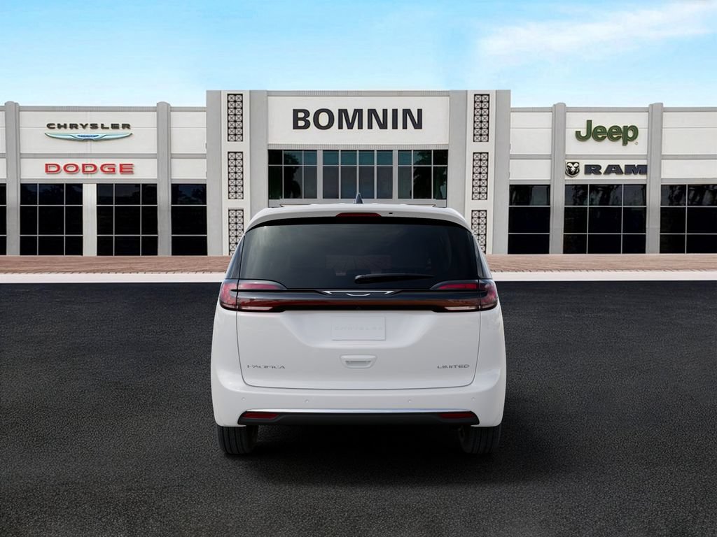New 2027 Chrysler Pacifica Limited FWD image 7