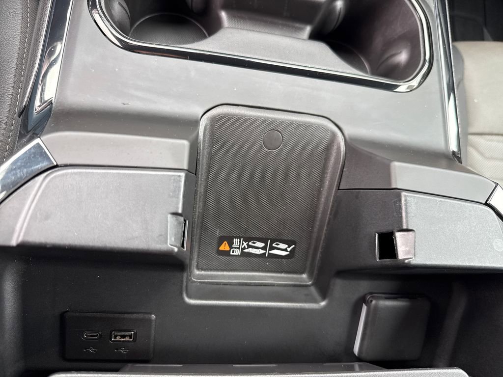 Used 2024 Chevrolet Silverado 2500 ZR2 w/ Technology Package image 27