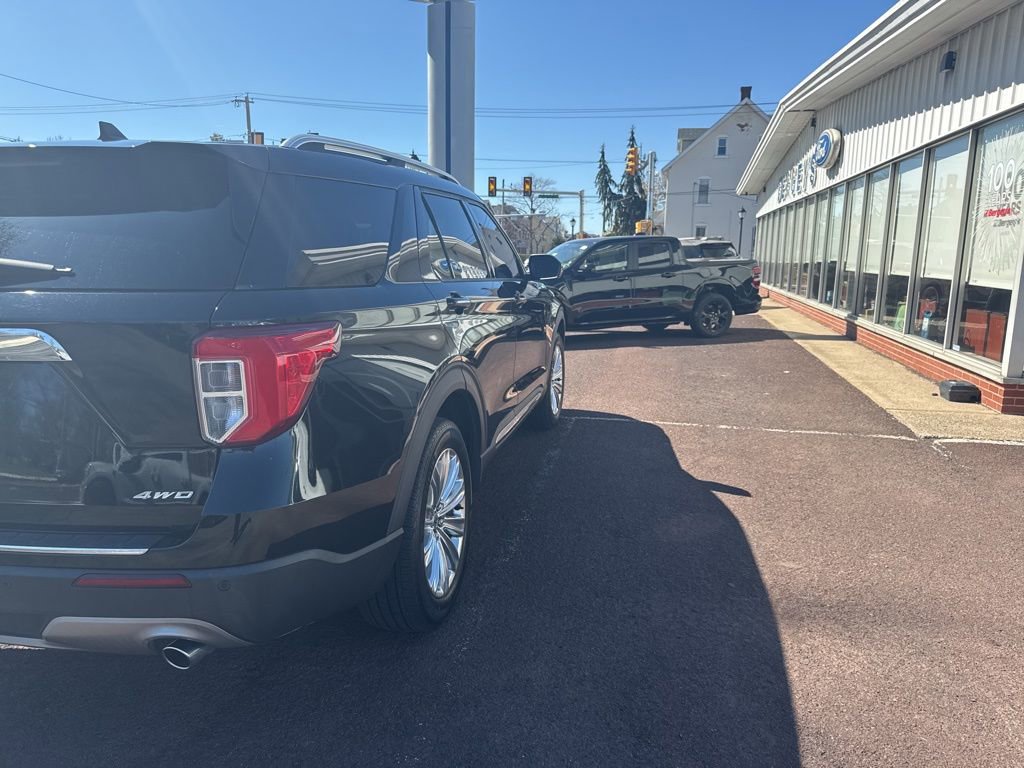 Used 2021 Ford Explorer Limited w/ Equipment Group 301A AWD/4WD image 4