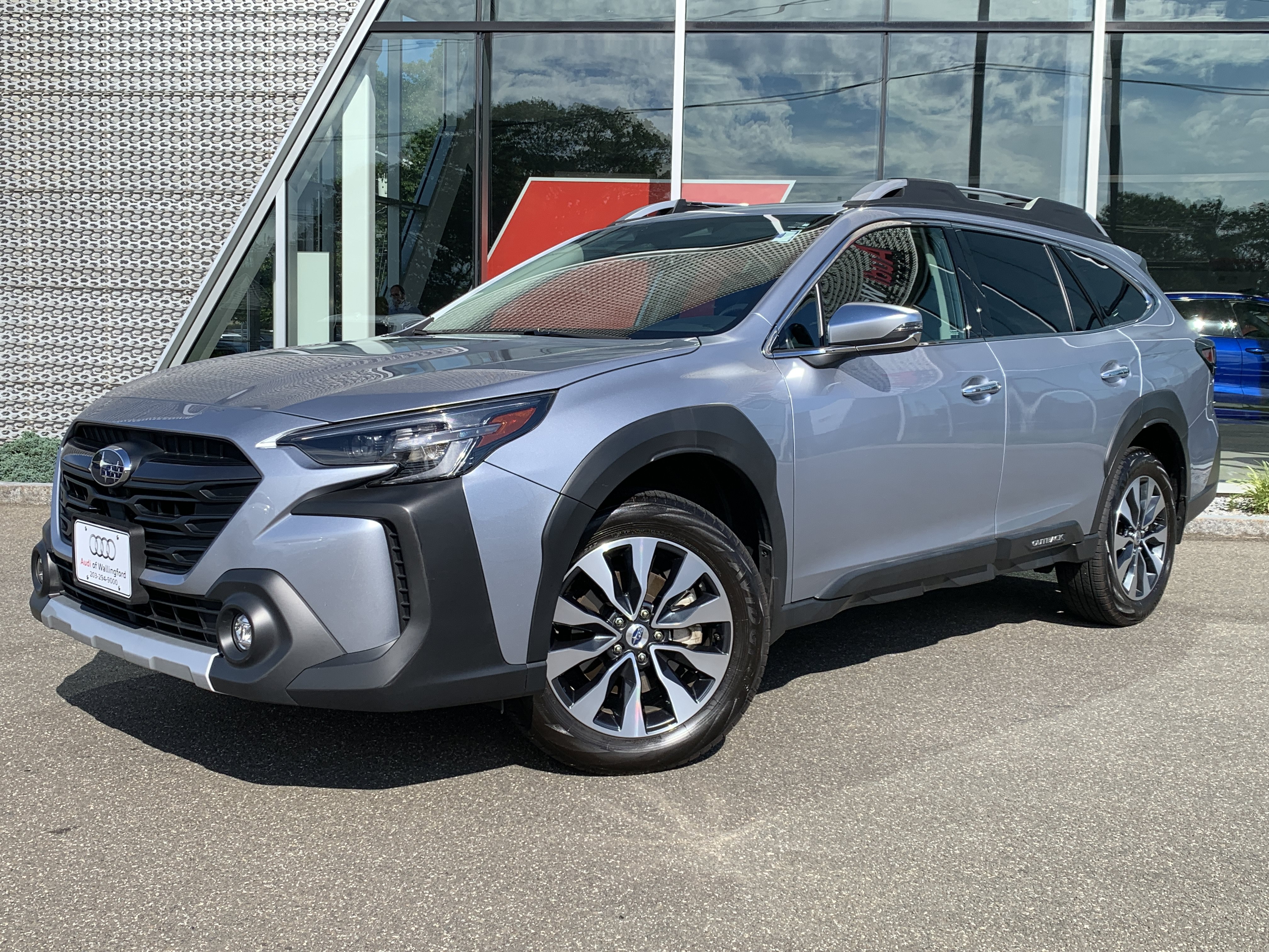 Used 2024 Subaru Outback Touring AWD/4WD image 1