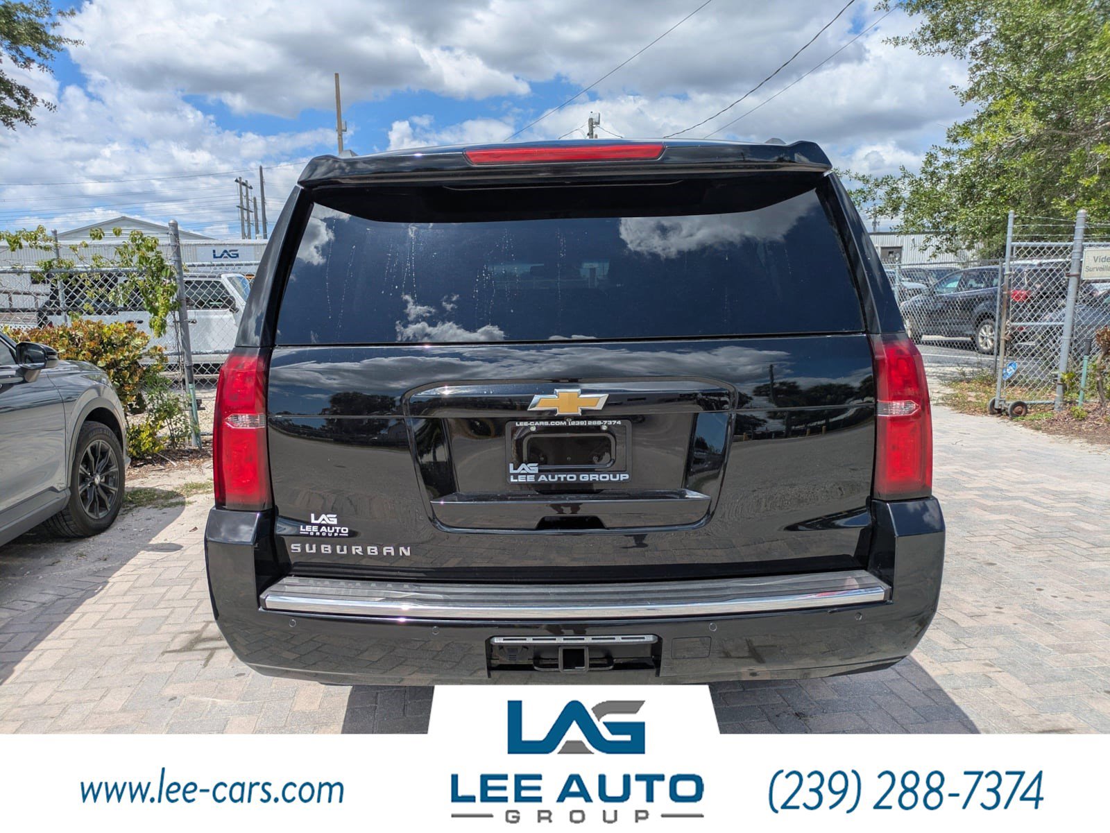 Used 2015 Chevrolet Suburban LTZ RWD image 4