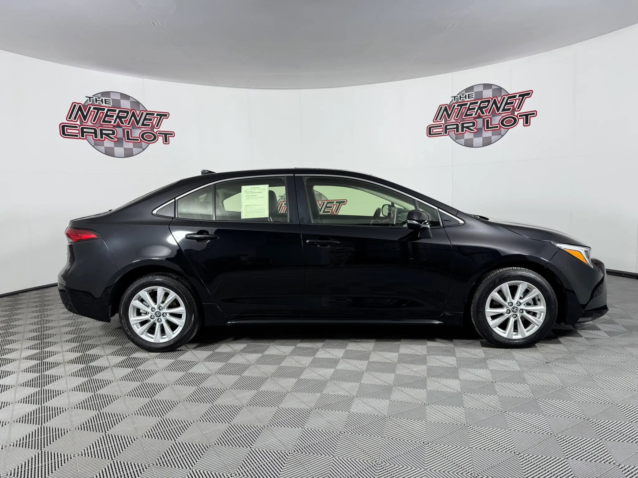 Used 2024 Toyota Corolla XLE FWD image 8