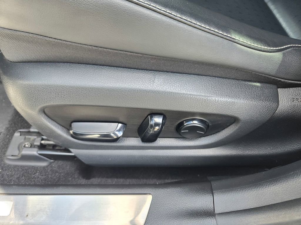 Used 2019 Lexus UX 200 FWD image 13