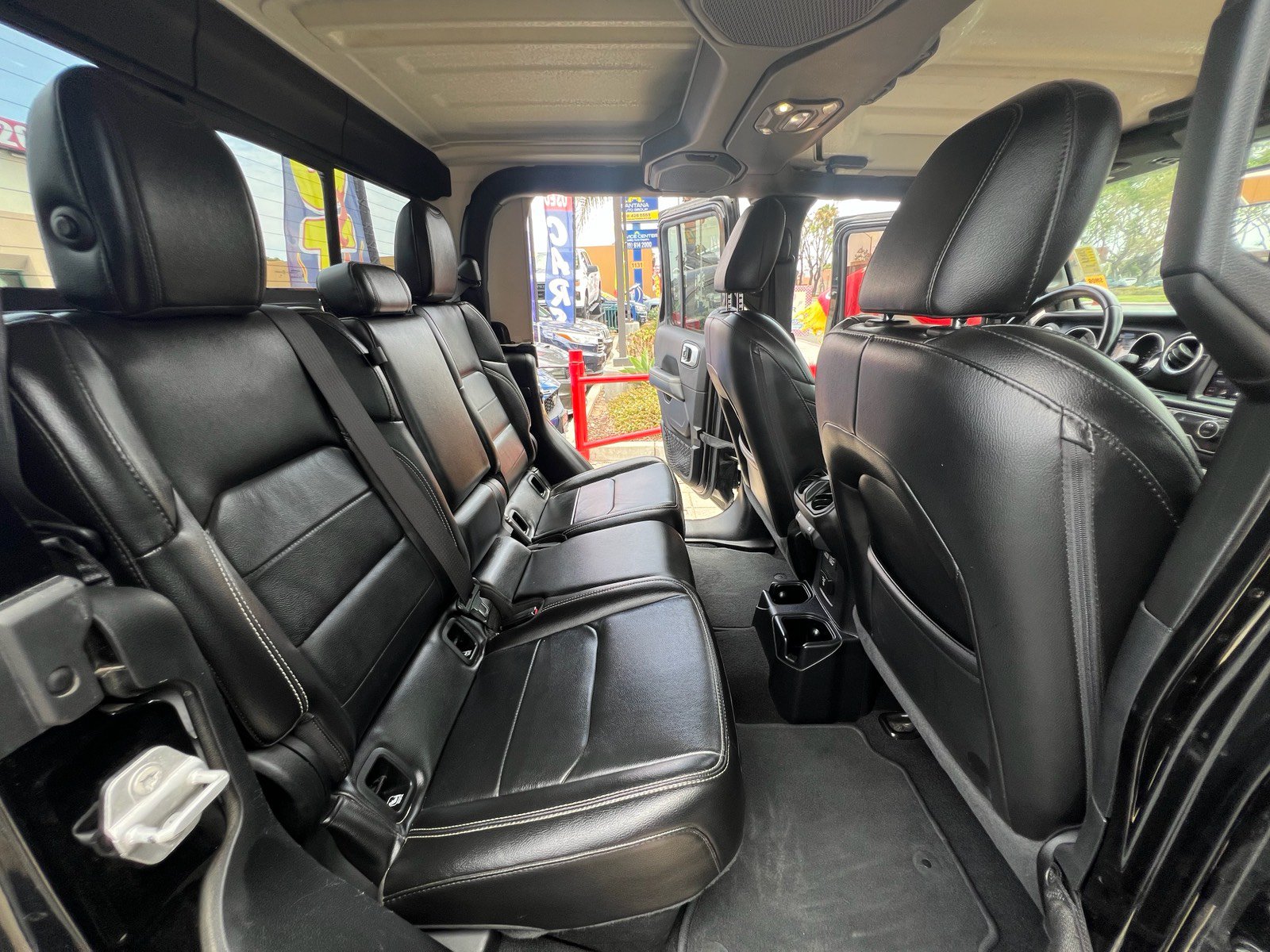 Used 2020 Jeep Gladiator Overland AWD/4WD image 32