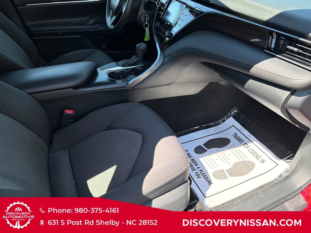 Used 2020 Toyota Camry LE FWD image 30